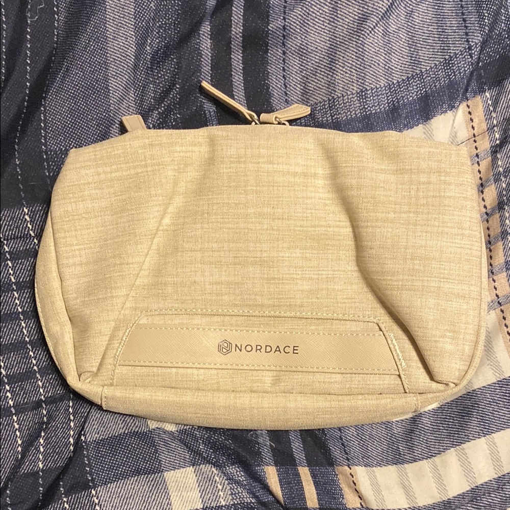 Nordace Cream Travel Toiletry Bathroom Cosmetic Organizer